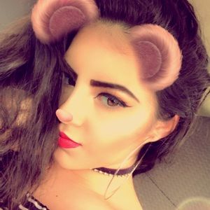 Meet your Posher, Ariana